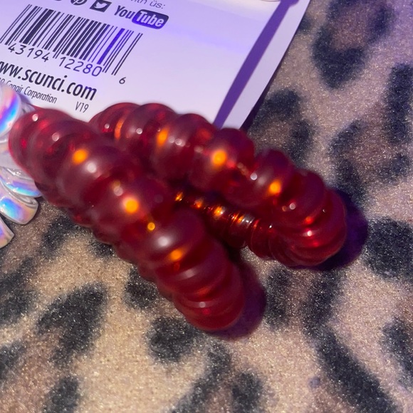 6 Piece Scünci 4th of July Ponytailers❤️🤍💙 - Picture 4 of 4